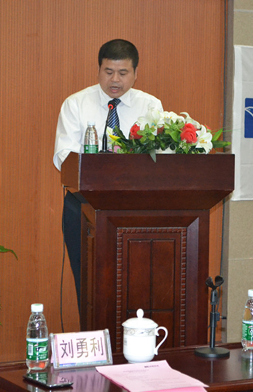 劉勇利_副本.jpg